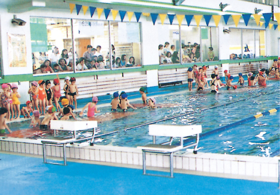 水の事故から身を守り、風邪をひきにくくするスイミング教室