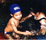 水の事故から身を守り、風邪をひきにくくするスイミング教室